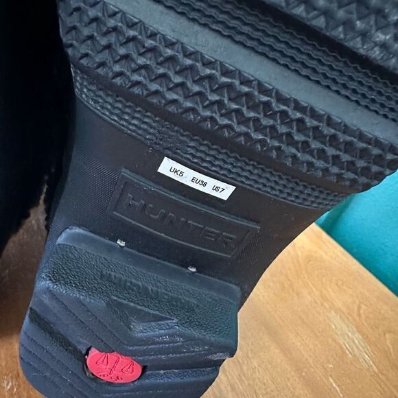 Hunter Women’s Black Original Patent Leather Shearling Lined Lace-up Boot - Picture 8 of 10